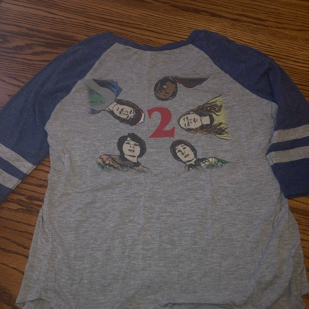 Girls sz med stranger things baseball style tee